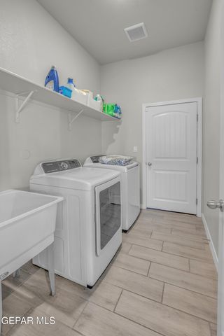 11373 Hidalgo Drive, Socorro, TX 79927