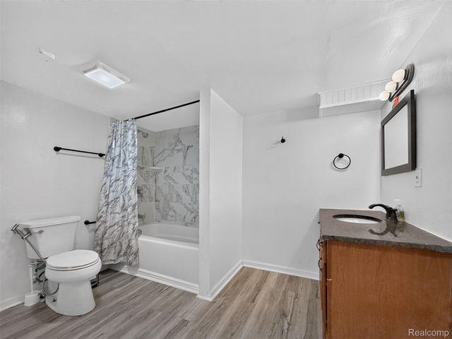 39613 Village Wood Lane, Novi, MI 48375