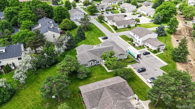 39613 Village Wood Lane, Novi, MI 48375