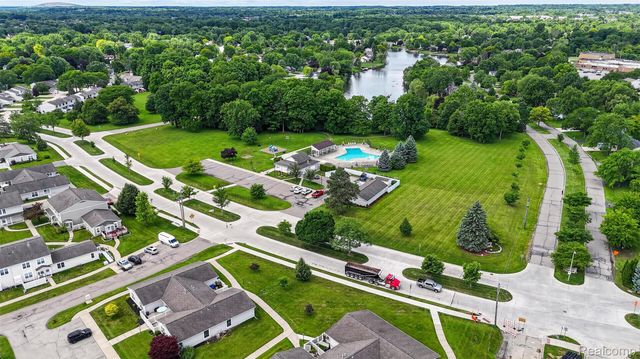 39613 Village Wood Lane, Novi, MI 48375