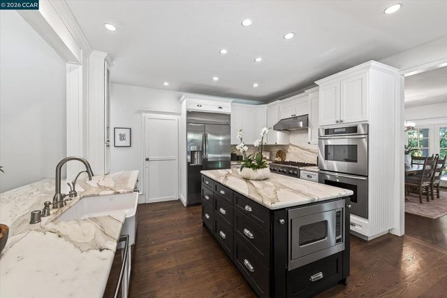 5275 Blackhawk Dr, Danville, CA 94506