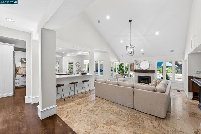 5275 Blackhawk Dr, Danville, CA 94506