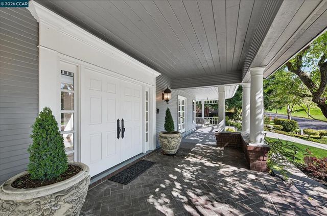 5275 Blackhawk Dr, Danville, CA 94506