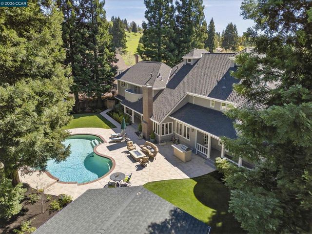 5275 Blackhawk Dr, Danville, CA 94506