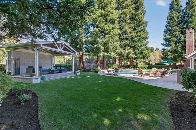 5275 Blackhawk Dr, Danville, CA 94506