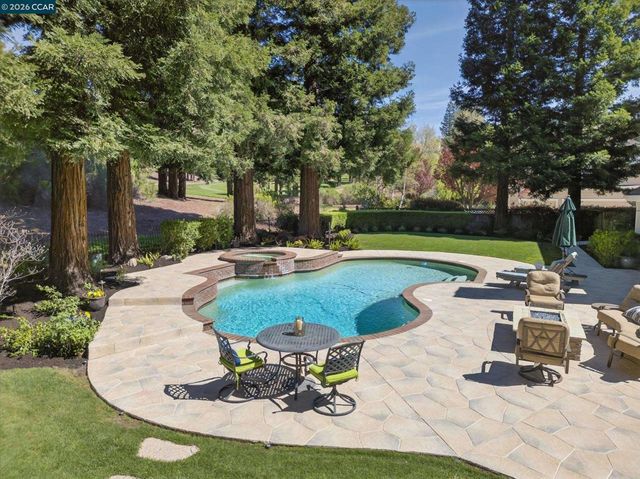 5275 Blackhawk Dr, Danville, CA 94506