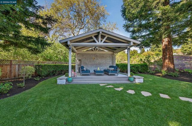 5275 Blackhawk Dr, Danville, CA 94506