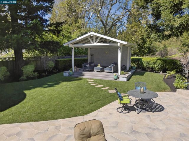 5275 Blackhawk Dr, Danville, CA 94506