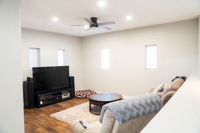 1743 Churchill Downs Cir, Oakdale, CA 95361