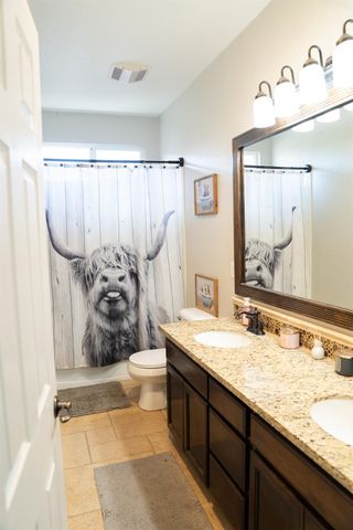 1743 Churchill Downs Cir, Oakdale, CA 95361