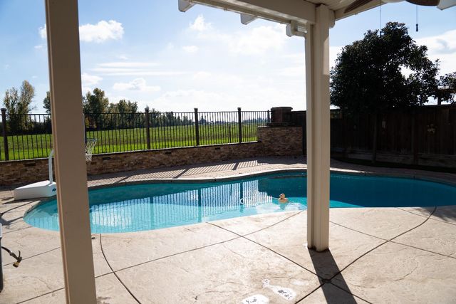 1743 Churchill Downs Cir, Oakdale, CA 95361