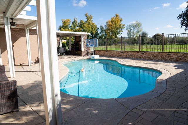 1743 Churchill Downs Cir, Oakdale, CA 95361