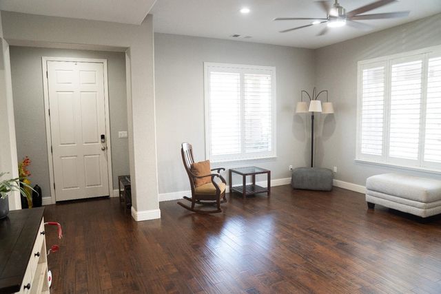 1743 Churchill Downs Cir, Oakdale, CA 95361