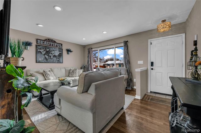 245 N Walnut Street, Mt. Clemens, MI 48043