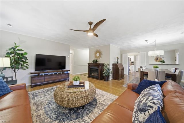 504 Kingston DR, Virginia Beach, VA 23452