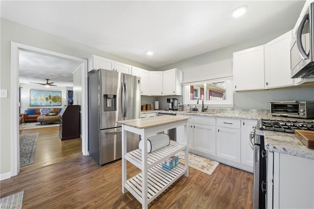 504 Kingston DR, Virginia Beach, VA 23452