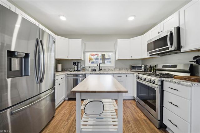 504 Kingston DR, Virginia Beach, VA 23452