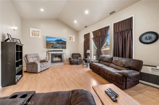 2920 Meadow Creek Road, Clearlake Oaks, CA 95423