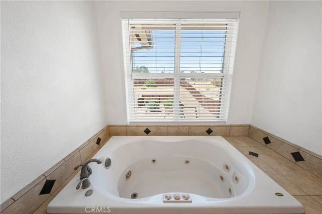 2920 Meadow Creek Road, Clearlake Oaks, CA 95423