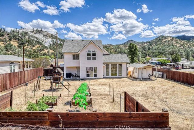 2920 Meadow Creek Road, Clearlake Oaks, CA 95423