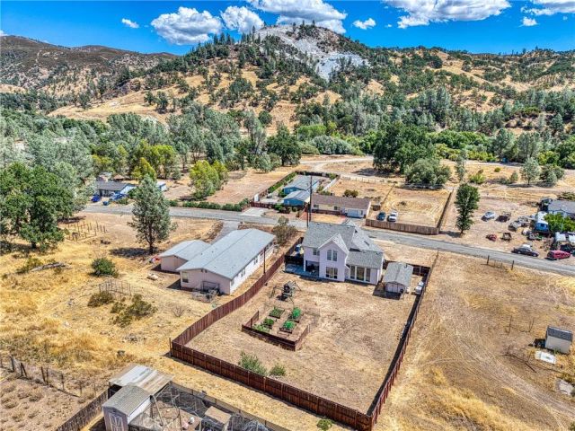 2920 Meadow Creek Road, Clearlake Oaks, CA 95423