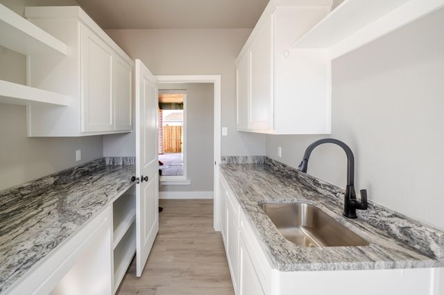 7014 18th Place, Lubbock, TX 79416