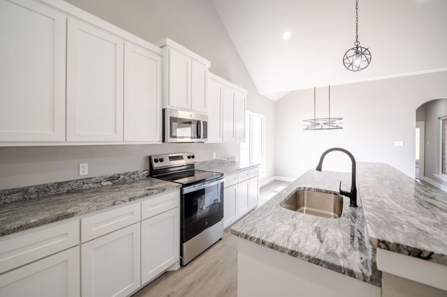 7014 18th Place, Lubbock, TX 79416