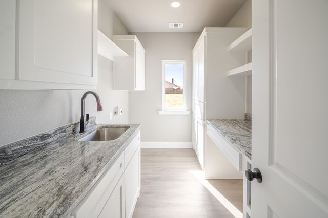 7014 18th Place, Lubbock, TX 79416