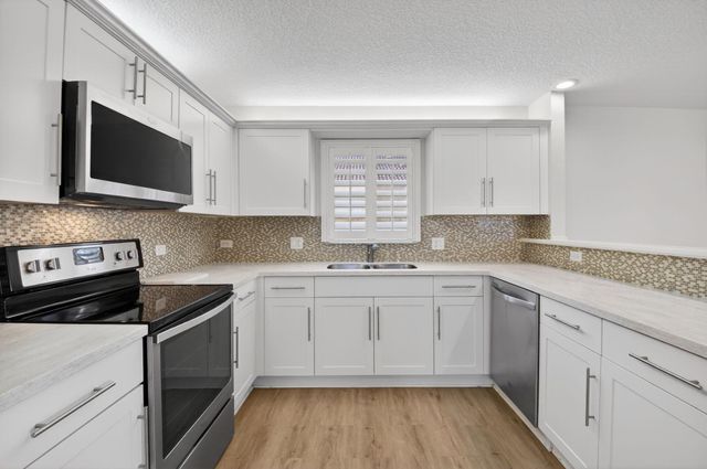 4517 NW NW Fifth Avenue, Boca Raton, FL 33431