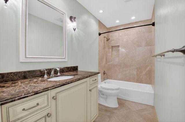 4517 NW NW Fifth Avenue, Boca Raton, FL 33431