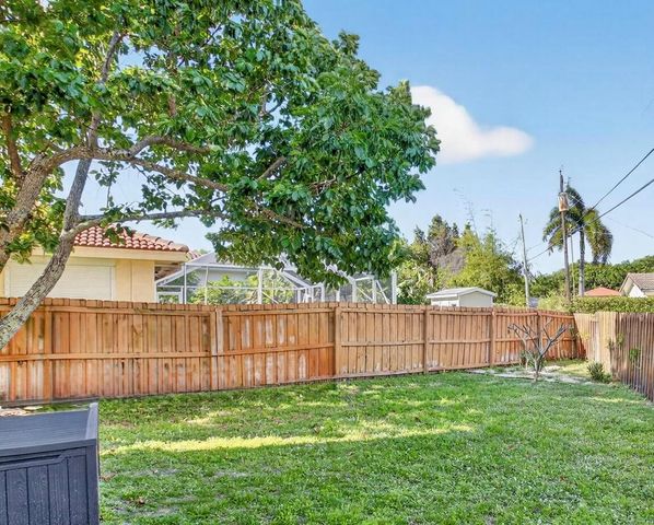 4517 NW NW Fifth Avenue, Boca Raton, FL 33431