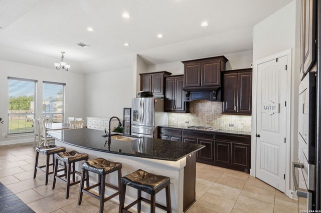 6014 DEWDROP LN, Converse, TX 78109
