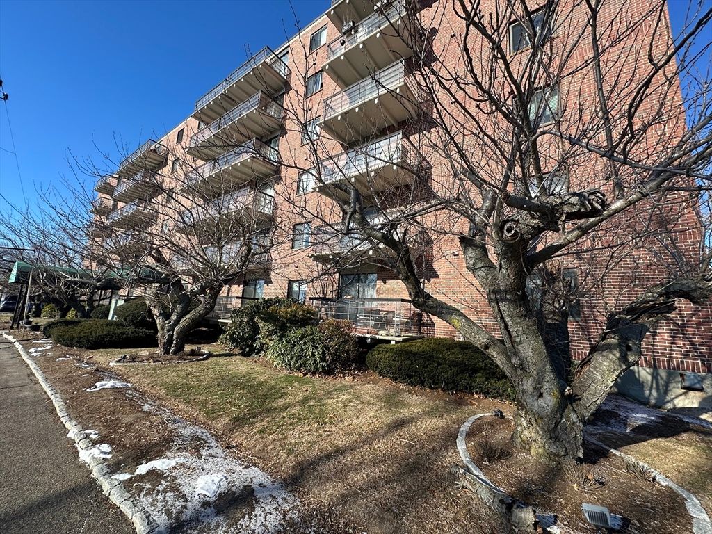 46 Cochituate Rd 408, Framingham, MA 01701