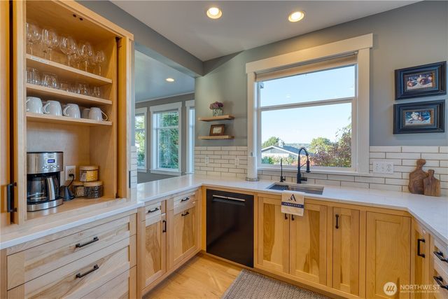 806 NW Alexander Street, Coupeville, WA 98239