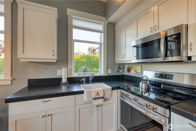 806 NW Alexander Street, Coupeville, WA 98239
