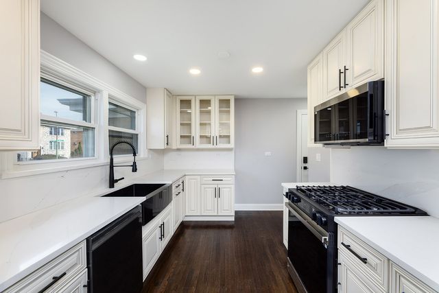 4955 N Delphia Avenue, Norridge, IL 60706