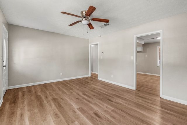 909 28th Avenue, Phenix City, AL 36869