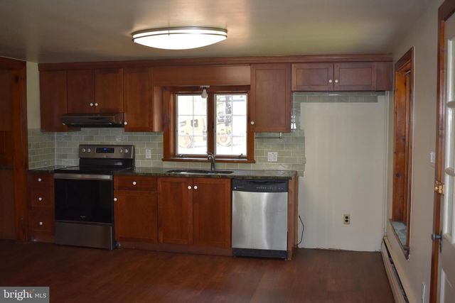 64 FLEETWOOD RD, Fleetwood, PA 19522