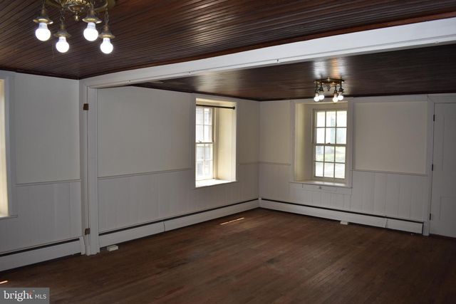 64 FLEETWOOD RD, Fleetwood, PA 19522