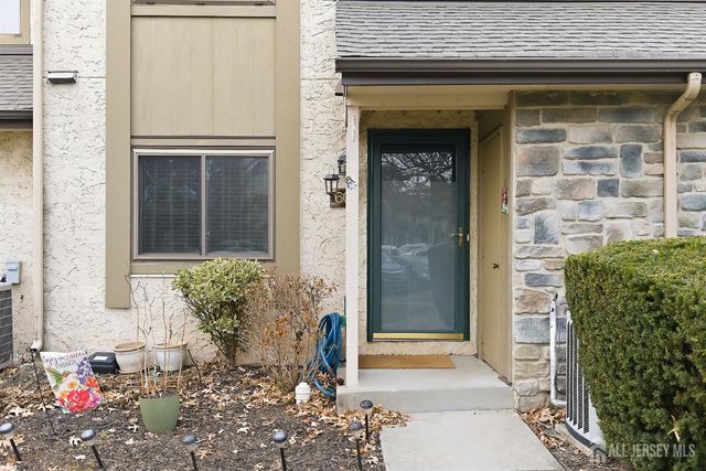 60 Hampshire Drive, Plainsboro, NJ 08536