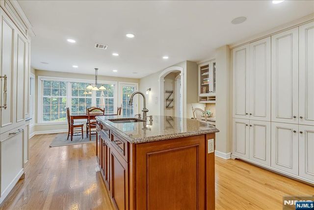 14 Kenneth Road, Montclair, NJ 07043