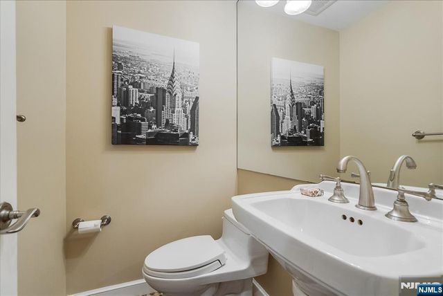 14 Kenneth Road, Montclair, NJ 07043