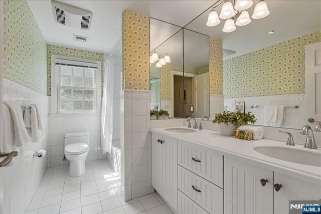 14 Kenneth Road, Montclair, NJ 07043