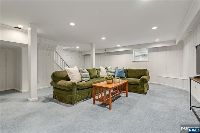 14 Kenneth Road, Montclair, NJ 07043