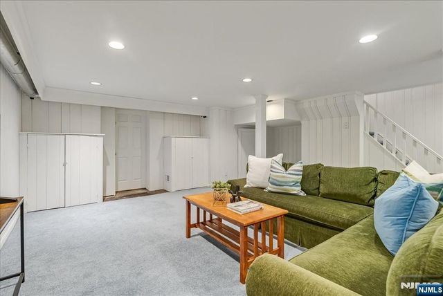 14 Kenneth Road, Montclair, NJ 07043