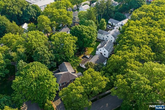 14 Kenneth Road, Montclair, NJ 07043