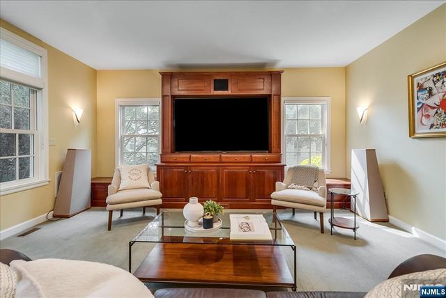 14 Kenneth Road, Montclair, NJ 07043