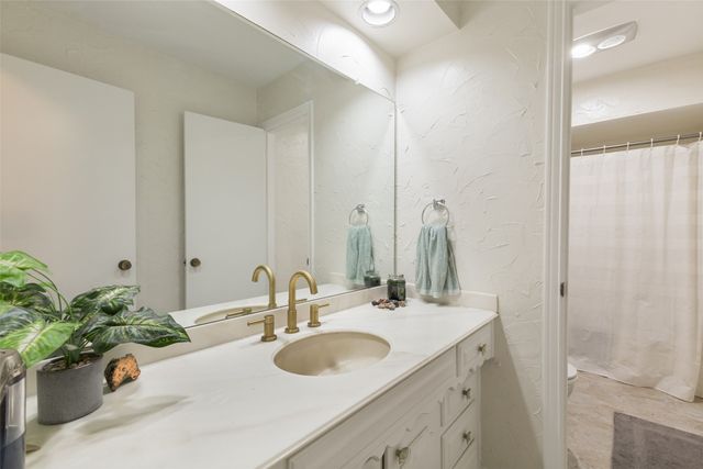 705 S Grove Road, Richardson, TX 75081