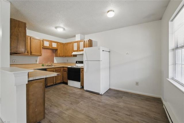 9534 5th Bay St Apt E, Norfolk, VA 23518
