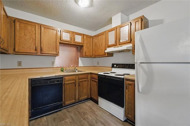 9534 5th Bay St Apt E, Norfolk, VA 23518
